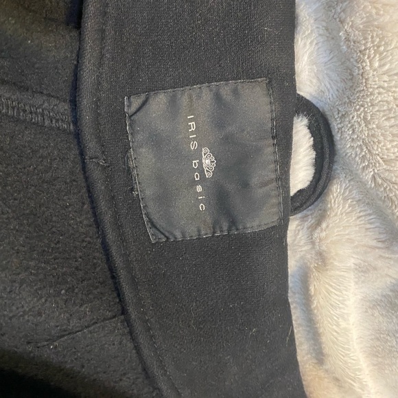 Gently Loved. IRIS Basic Woman’s Coat. Black 2 Side pockets, Button up &Tie - Picture 8 of 11